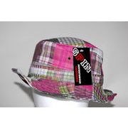 �y��l�C�I�̃p�b�`���[�N�n�b�g���t���ۂ��s���N�Ō��I�Ɂ�zPATCH WORK HAT PK