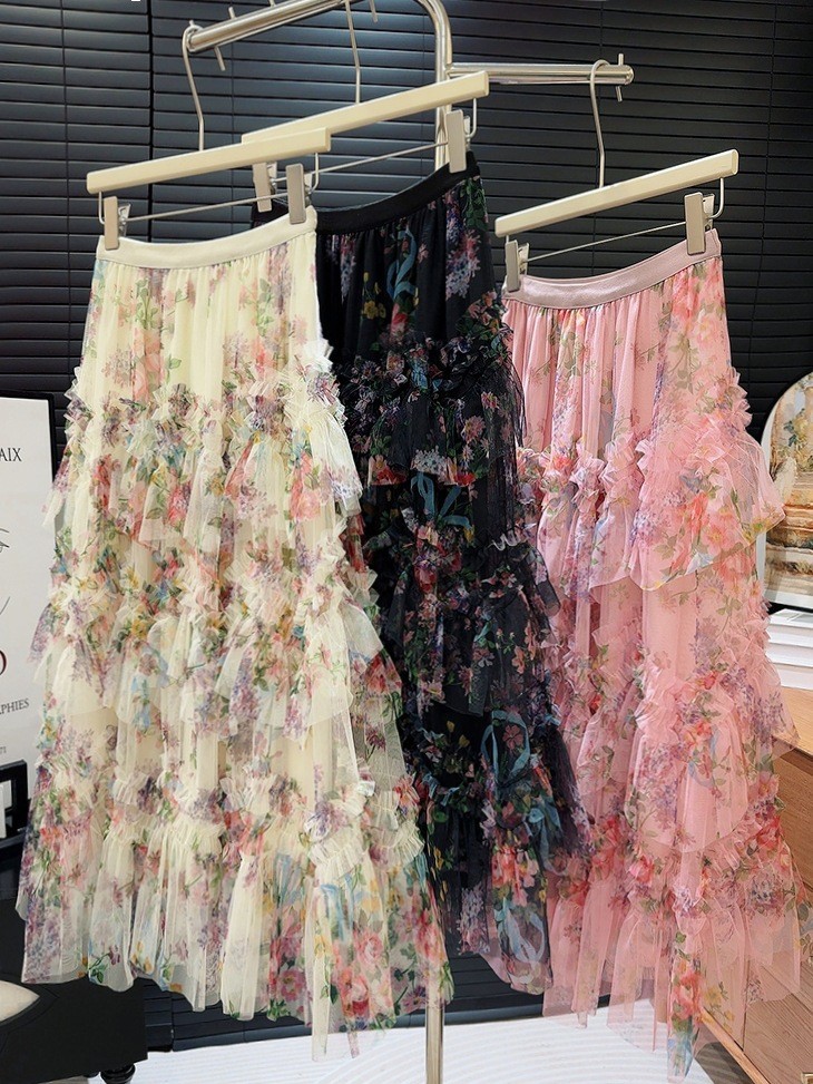 可愛い姫様　花柄フリル　ボリューム感　チュールロングスカート