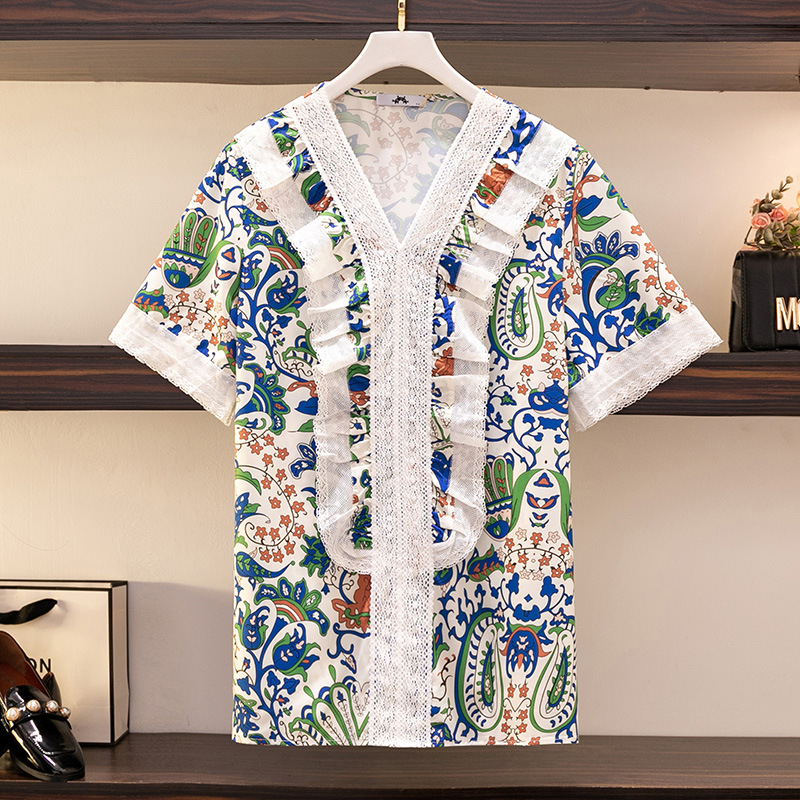 ★3L~7L★早い者勝ち★夏薄手　可愛いレースフリル　レースＶネック　花柄　半袖ブラウス