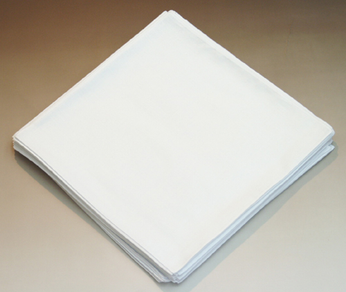 幼稚園　学童用　白い綿のハンカチ_ サイズ約２７×２８cm