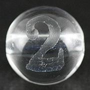 【彫刻ビーズ】水晶 8mm (素彫り) 数字「2」