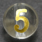 【彫刻ビーズ】水晶 8mm (金彫り) 数字「5」 (縦穴)