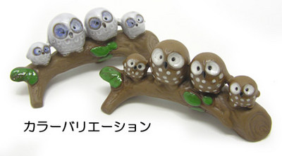 置物立ち木親子ミミズクと４羽フクロウ　日本製