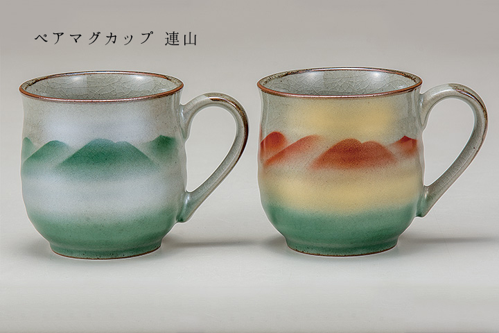 九谷焼いわたや 九谷焼ペアマグカップ・本金山茶花 K7-947