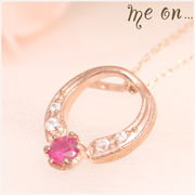 【me on...】K10ピンクゴールド・ルビーにプチダイヤを添えて、ベビーリング風ダイヤモンドネックレス