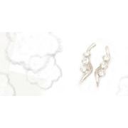 K10ホワイトゴールド・３連キュービックジルコニアピアス