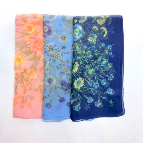 【スカーフ】【日本製】シルクシフォンハニーフラワー柄日本製小判スカーフ