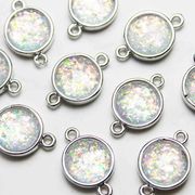 コネクトパーツ　合成オパール　ホワイト　表面カット加工有　1個　パーツ　ハンドメイド