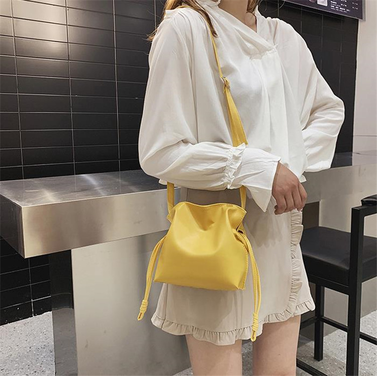 【ファッション祭り特価中!!】韓国ファッション シンプル ハンドバッグ 秋 冬 バケツバッグ 上品映え