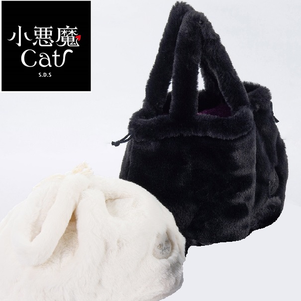 小悪魔Catシリーズの巾着バッグ　存在感のある猫モチーフが特徴