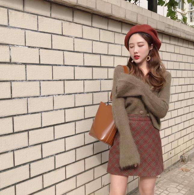 ｖネック 快適である 短いスタイル海外ブロガーのファッションの秘訣 激安セール ホーンスリーブ アパレル 株式会社 シャミル 問屋 仕入れ 卸 卸売の専門 仕入れならnetsea