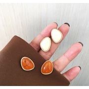 三角シンプルピアス