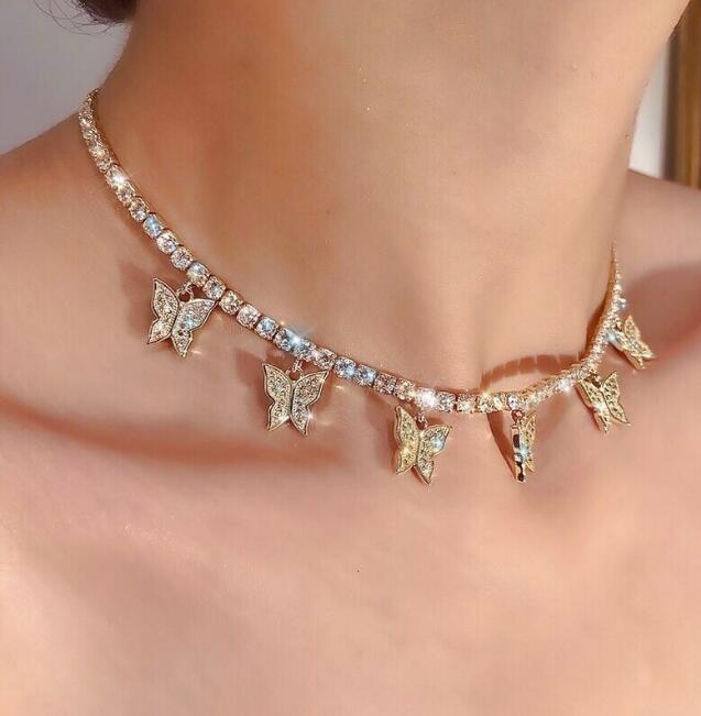 女性の女の子のジュエリーのための蝶のペンダントダイヤモンドチョーカーネックレス