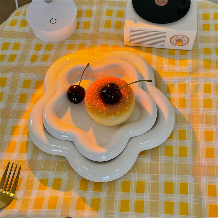 本当に早い者勝ちです 可愛い 花柄  朝食プレート セラミックプレート デザート サラダ 家庭用 皿皿