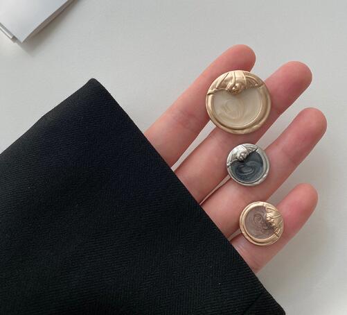 DIYパーツ 手作り素材  ハンドメイド ボタン 服のボタン アンティークパーツ 贅沢感