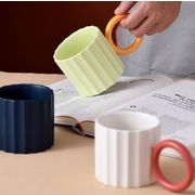 2022  INS 人気 グラス 創意撮影装具 置物を飾る  ウォーターカップ   コーヒーカップ  陶器のカップ