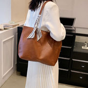 トートバッグ　バッグ　鞄　カバン　INS　韓国ファッション　スカーフ付き　4色　