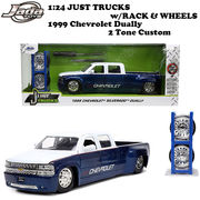 JADATOYS 1:24 JUST TRUCKS w/RACK & WHEELS  1999 Chevy Silverado Dually ミニカー