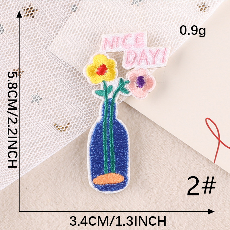 花瓶の花束の刺繍 花瓶の花束の刺繍