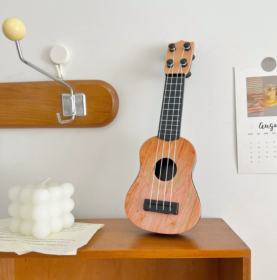 創意撮影装具   部屋飾り   プレゼント   ミニウクレレギター   模擬楽器   装飾   テーブル   置物