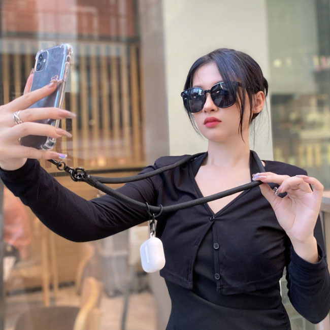 極美品 FRED フレッド ショルダー紐 マルチストラップ スマホ