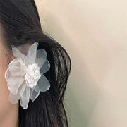 【韓国風】プチプラ韓国　アクセサリー  メッシュ　花型ピアス 　