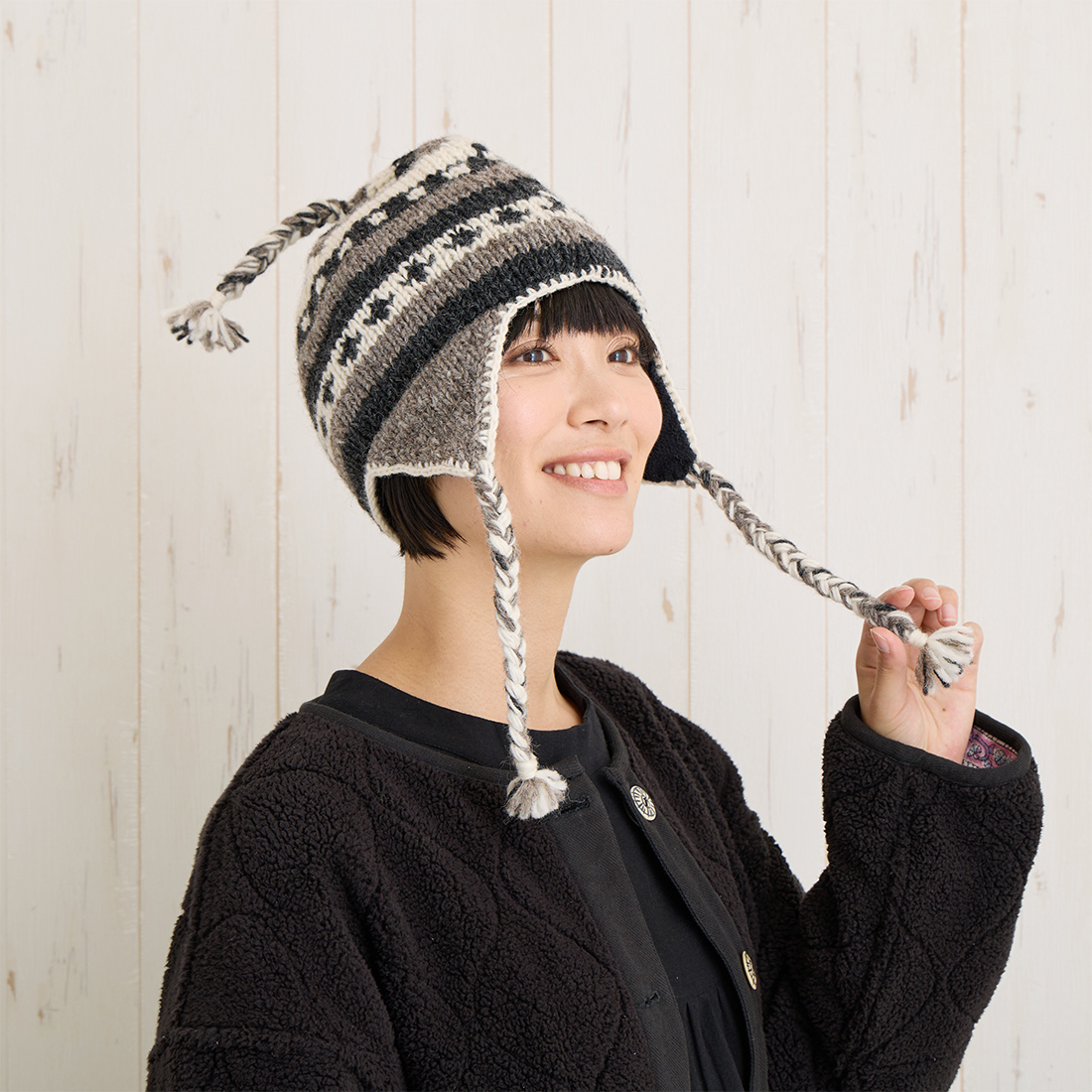 ニット帽 トラディショナル[耳当て帽子キャップ秋冬 ネパール] | 卸売