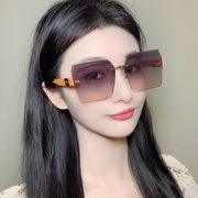新しいDouyin Xiaohongshuサングラスレディースサングラス抗紫外線大きな顔痩身日焼け止