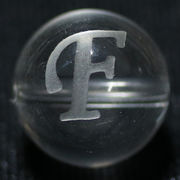 【彫刻ビーズ】水晶 12mm (素彫り) アルファベット「F」