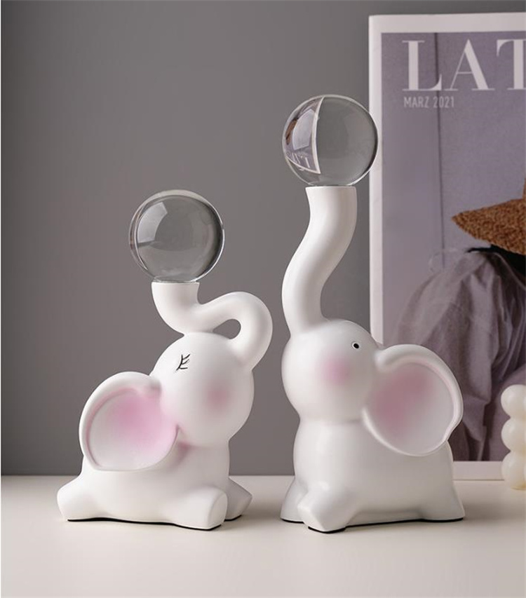 引っ越しの為家に飾ってあった置物を処分いたします。