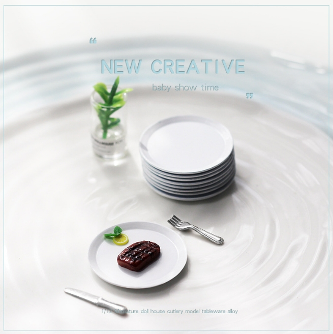 白いお皿   デコパーツ ミニチュア    置物   装飾  小物  インテリア   ドールハウス用  模型