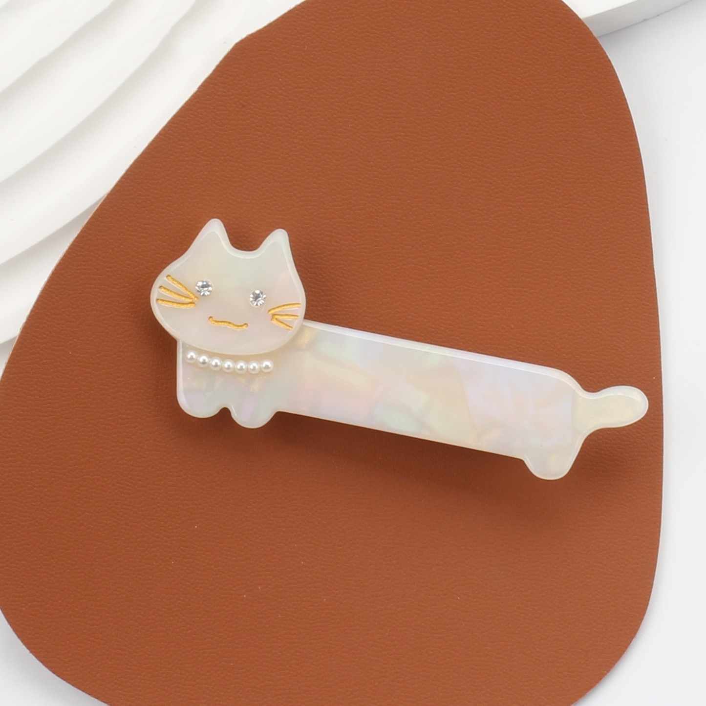 ラスト2　ねこ　猫　白猫　ホワイト　ヘアピン　ヘアアクセサリー　ヘアクリップ ラスト2 ねこ 猫 白猫 ホワイト ヘアピン ヘアアクセサリー ヘア