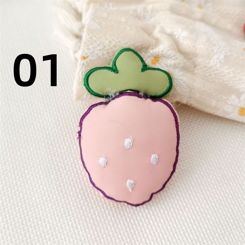 7色 可愛い いちごブローチ ぬいぐるみ イチゴ ブローチ ピン