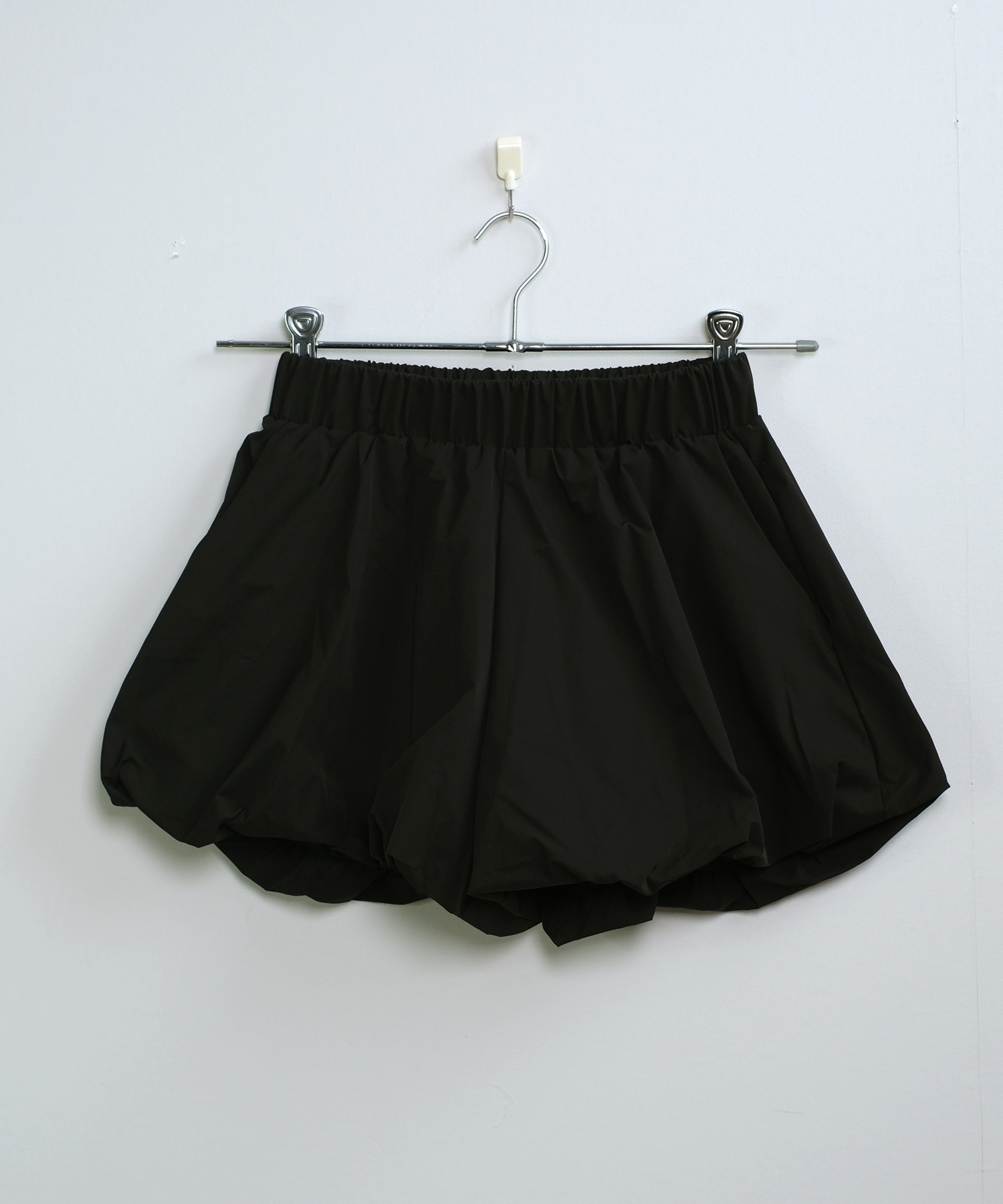 R*様 JNHバルーンシルエットショートパンツ 黒 ハイウエスト ナイロン バルーンショートパンツ ma【即納