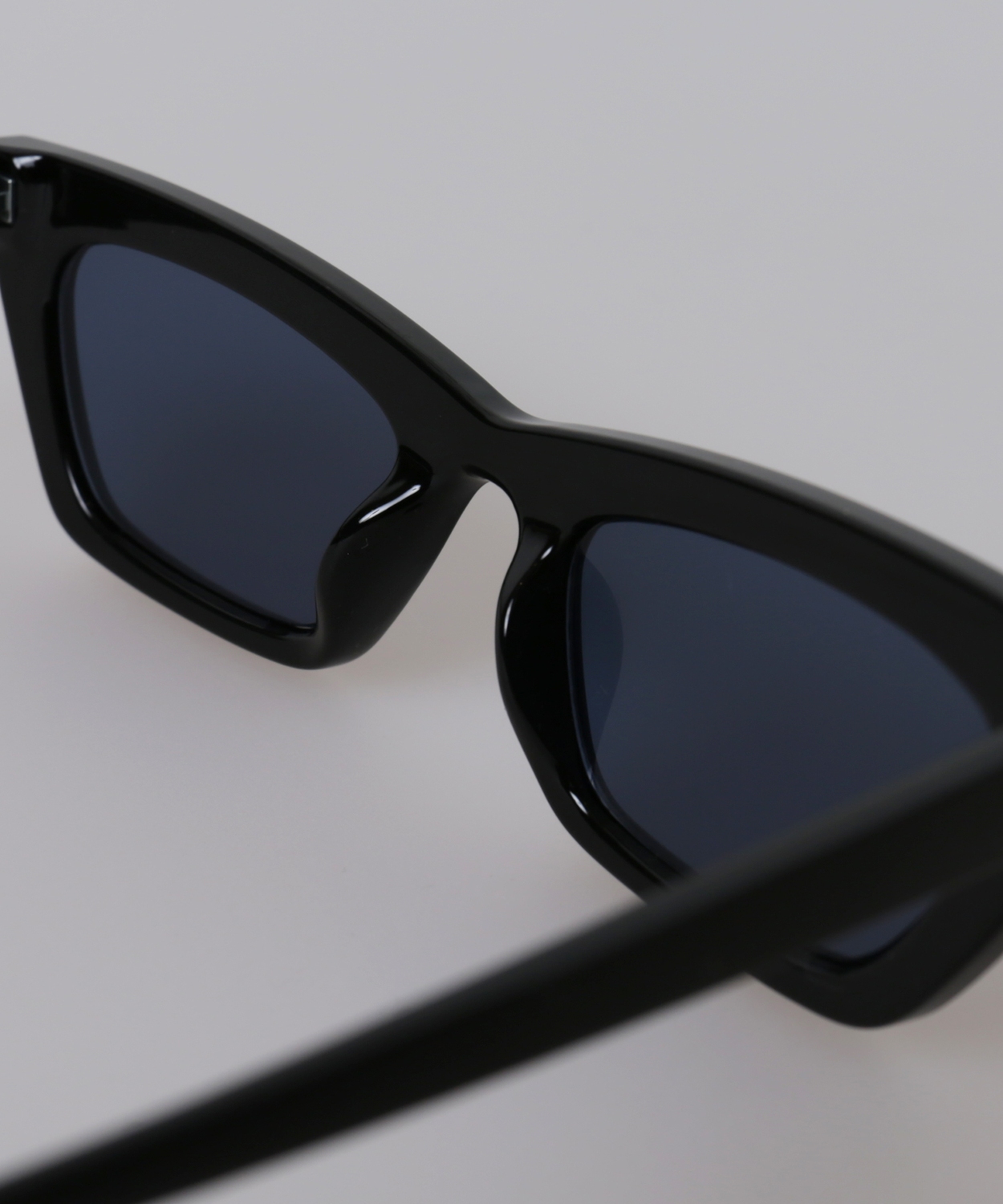 【送料関税込み】スチールサングラス Runway Show SIDEWAYSTANCE】フォックスサングラス | 卸売・ 問屋・仕入れの