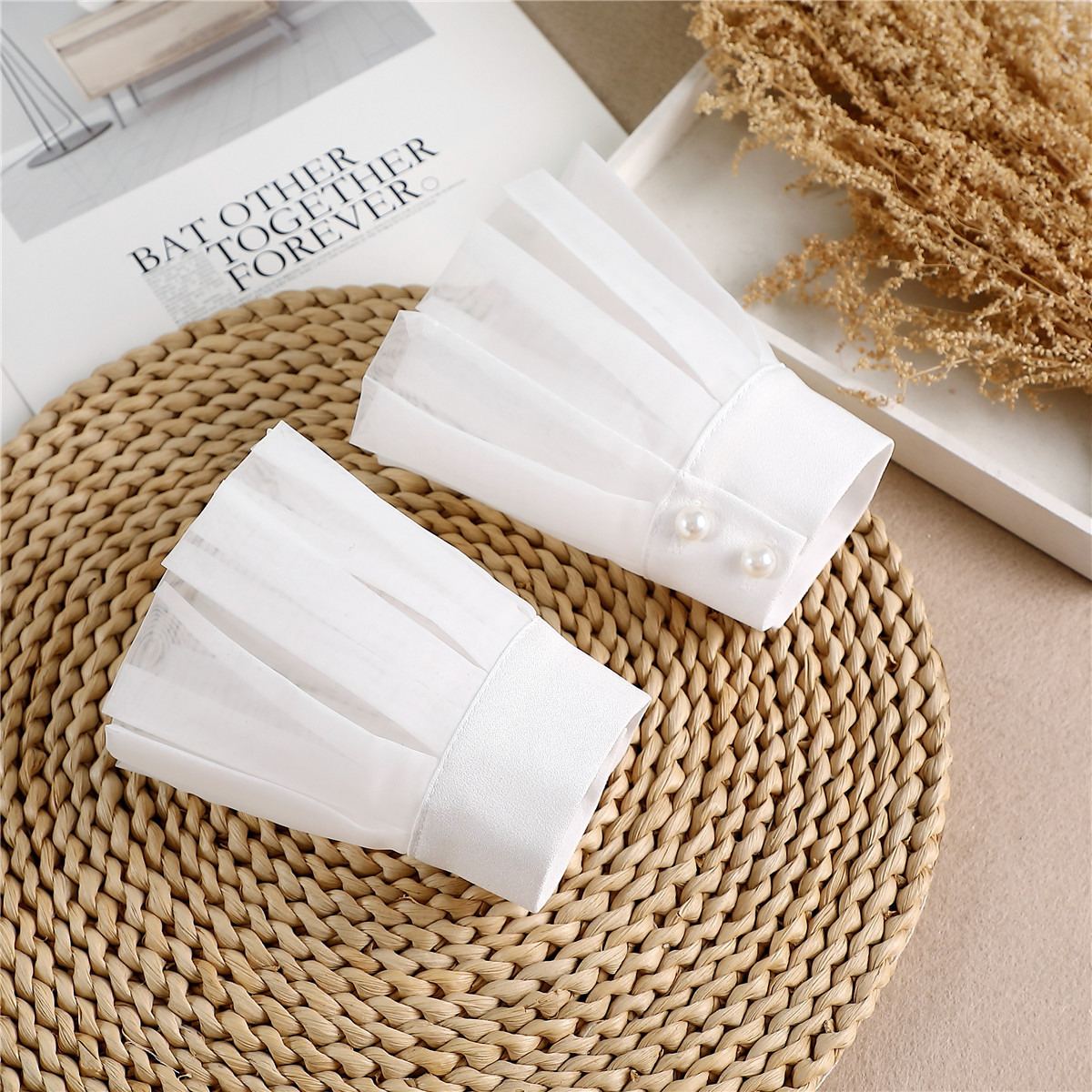 つけ袖☆ レース ☆ロリータ☆腕飾り☆ お袖留め☆偽カフス☆ 腕飾り