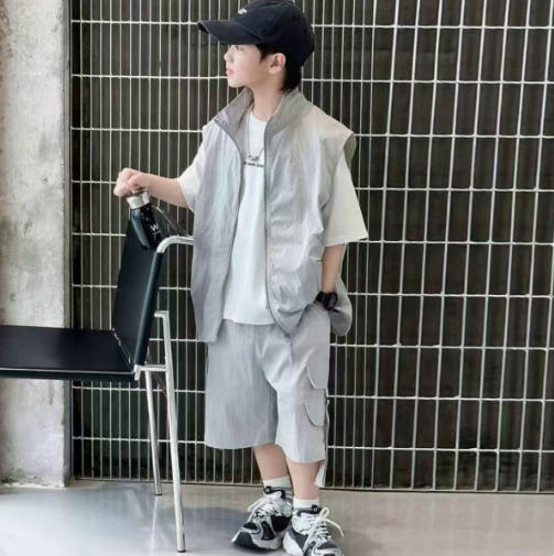 韓国　子供服　ランダム発送 2026夏新作 子供服 韓国風子供服 半袖 T + パンツ 3点セット 100-180cm