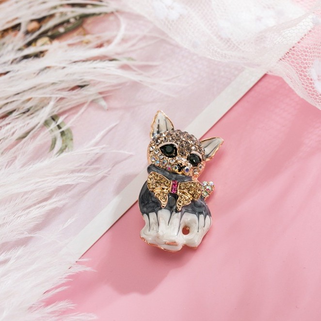 「限定販売」ブローチ　 ハンドメイド  アクセサリー ブローチ　アクセサリーパーツ　ブローチ 猫