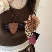 XIAOYA☆【プチプラ】☆リゾート風☆マグネットサングラスホルダー ロングネックレス 携帯便利 収納