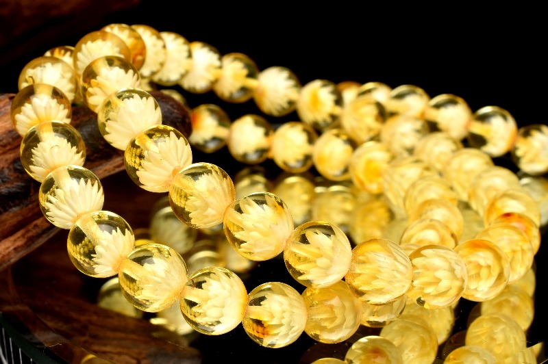 繊細彫刻◇透明 ゴールデンアンバー 黄金琥珀 7mm 睡蓮花内彫 ブレスレット 1個売り _BG5580-7