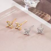 シンプルピアス クローバー ピアス フラワーピアス 花 キュービックジルコニア ゴールド シルバー 上品