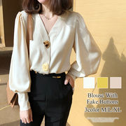 フェイクボタン付きブラウス