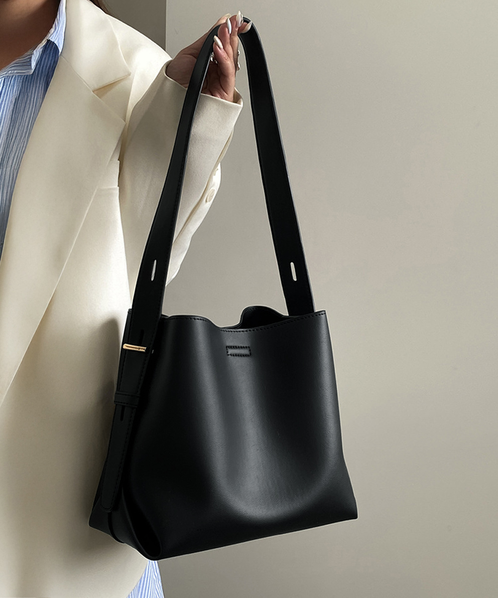 【日本倉庫即納】 ショルダーバッグ 黒 無地 トートバッグ