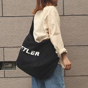 丈夫で軽量な大容量ショルダーバッグ！ ”VETLER”HERRINGBONE NEWSPAPER BAG