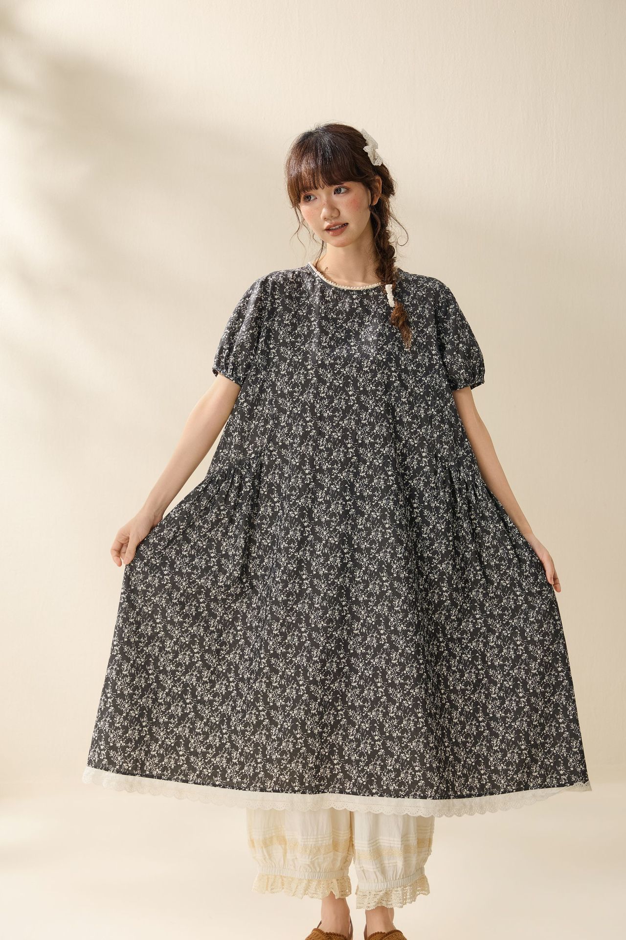 毎日着たいデザイン 激安セール 森ガール風の花柄綿麻ワンピース 2色
