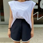 アシンメトリースリット ノースリーブTシャツ