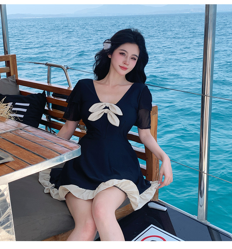 品質保証！2L～6L★水着 水泳 海水浴 ビーチ  胸元可愛いリボン　ワンピース水着